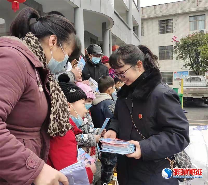 为爱前行 芳华不负检察蓝——记隆回县人民检察院未检检察官王琼