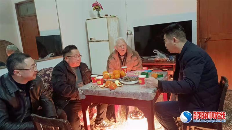新宁县公路建设养护中心春风行动暖人心
