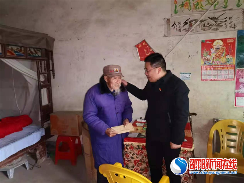 洞口县黄桥镇开展“幸福敲门 安全到家”敲门行动