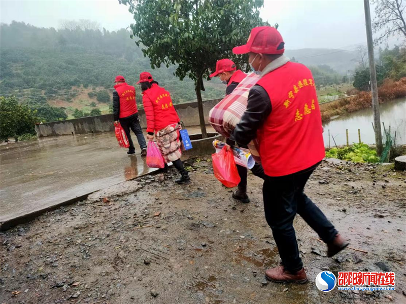 新宁县：志愿服务红装行 温暖退役军人心