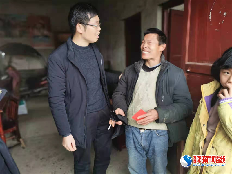 新宁县财政局开展帮扶救助送温暖活动