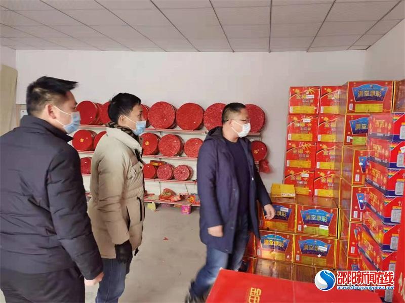 隆回县罗洪镇用心服务为群众保驾护航