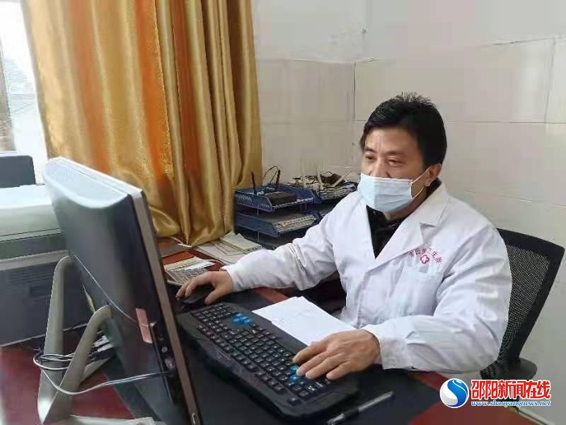 唐瑞怡：疫情无情人有情，带病矢守显担当