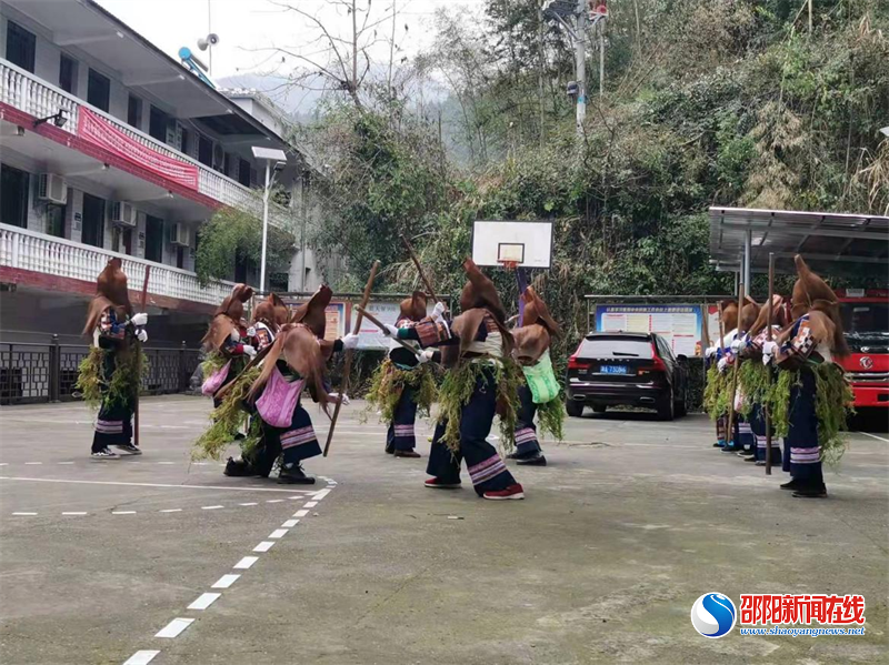 洞口县长塘瑶族乡：“棕包脑舞”祈福新年