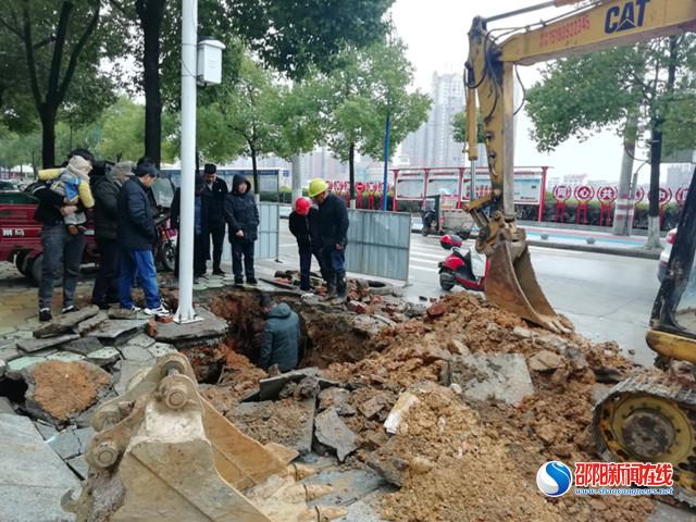 隆回县自来水公司：连续奋战保供水 严寒抢修暖人心