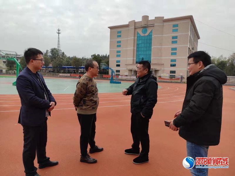 隆回县政协委员访六中  百年学府迎贵人