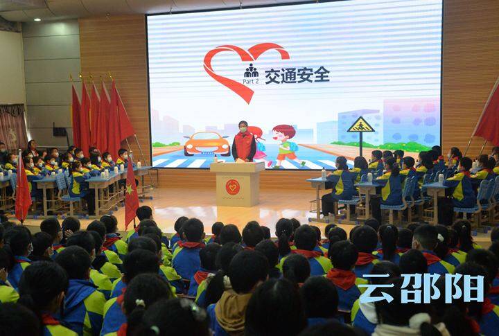 严华参加志愿服务活动：让志愿服务在邵阳蔚然成风  以实际行动共建幸福美好家园
