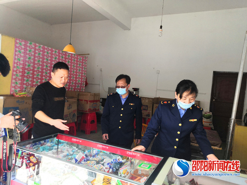 隆回县市场监督管理局联合鸭田镇中心小学筑牢食品安全防线