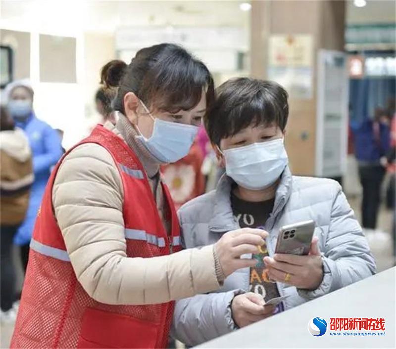 邵阳学院附属第一医院：学雷锋、树新风 志愿服务在门诊