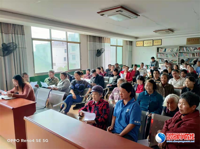新邵县巨口铺镇：一条板凳，画出最大同心“院”