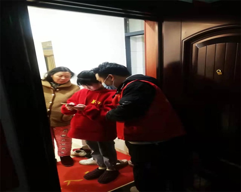 隆回县花门街道：疫情防控不松懈“敲门行动”不停歇