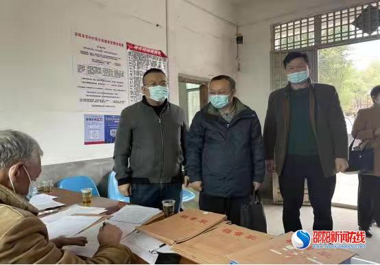 邵东市：曾铁钧到流光岭镇指导疫情防控及社会治理六项重点工作