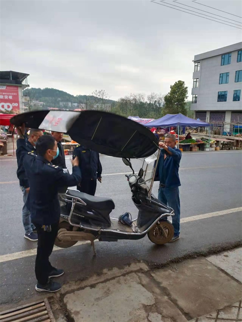邵阳县郦家坪镇扎实开展道路交通安全劝导工作