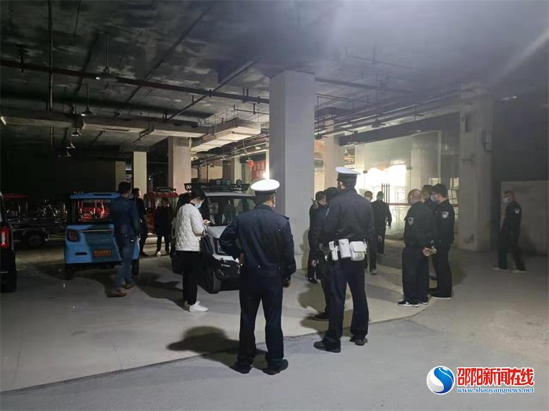 洞口县查处一非法非标电动车“黑窝点”