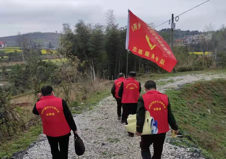 邵阳县黄荆乡：“红马甲”落实落细防疫“敲门”专项行动