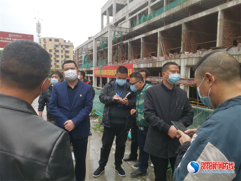 新邵县：王智刚深入酿溪镇督导安全生产和疫情防控工作