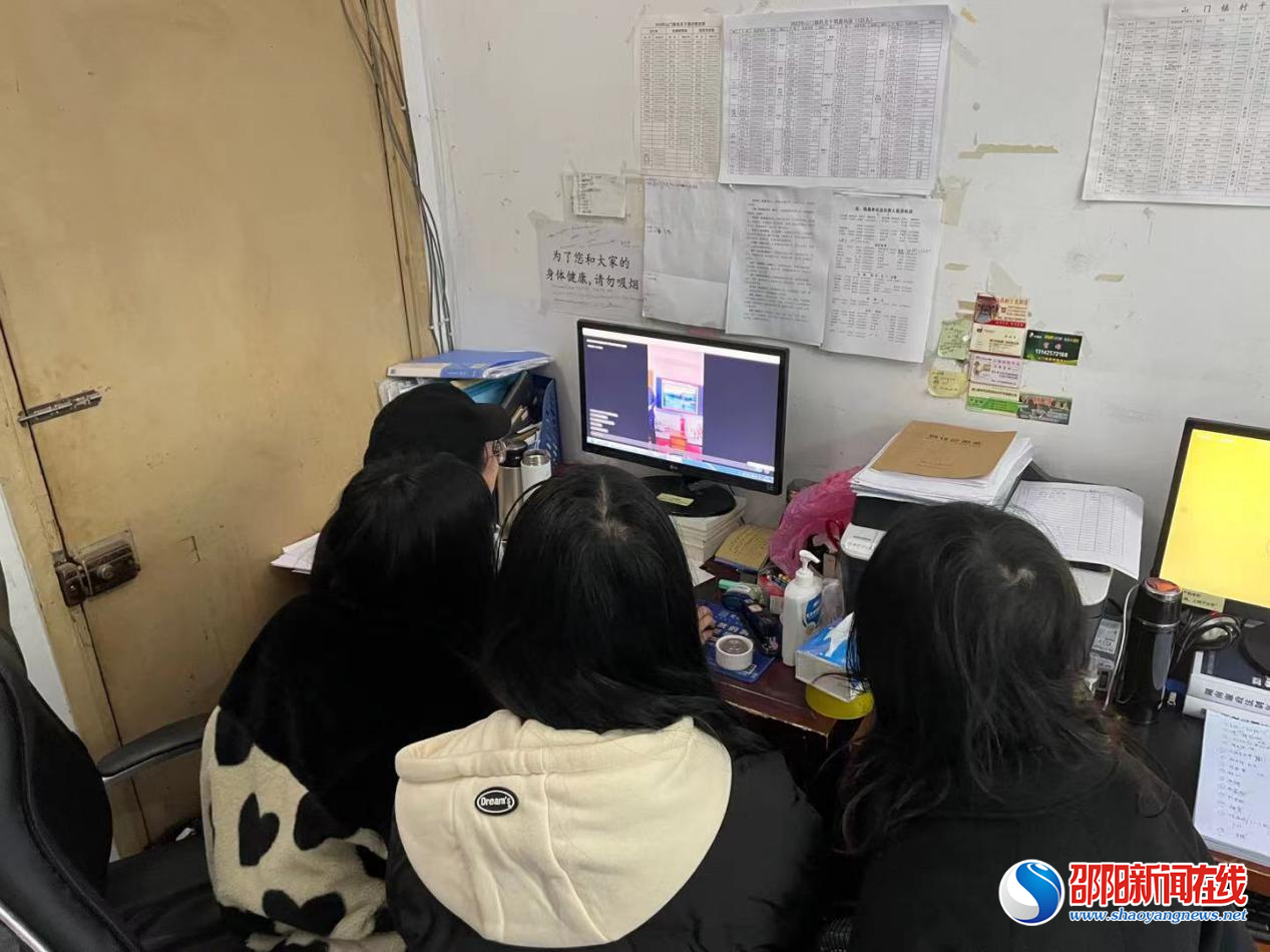 洞口县山门镇组织观看市民宗局2022年新冠疫情防控与消防应急安全知识“云课堂”
