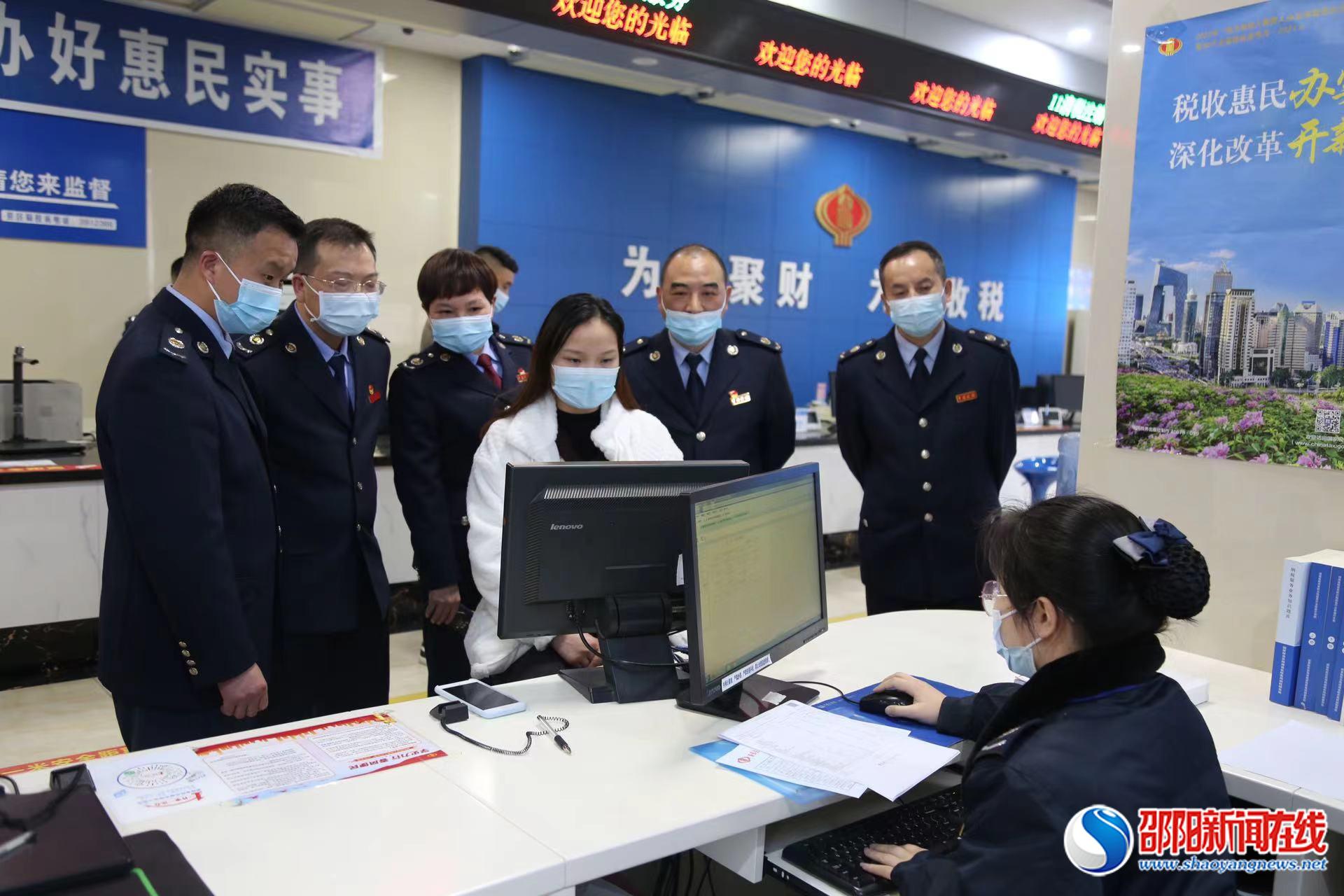 新邵：留抵退税政策大礼包快速直达企业