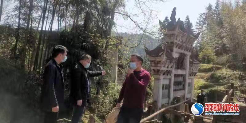 隆回县罗洪镇清明节期间持续开展道路交通集中整治