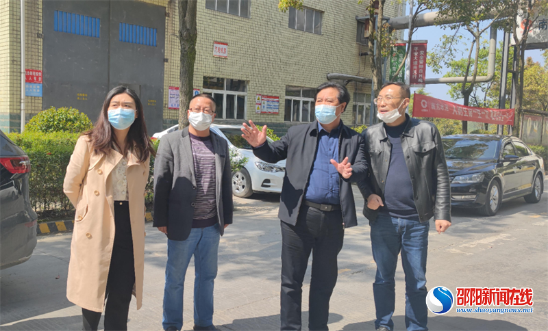 隆回县：奉锡样走访调研基层工作