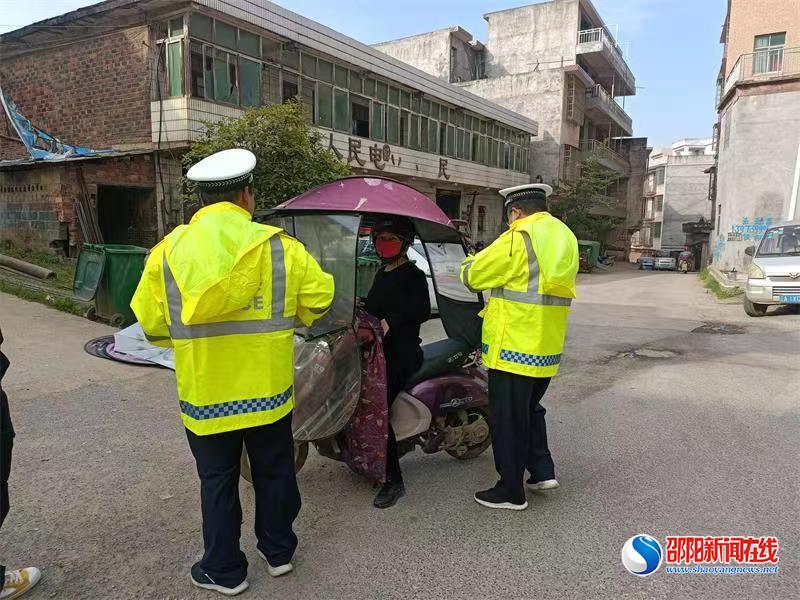 隆回县三阁司镇：多部门联合执法 整治交通顽瘴痼疾