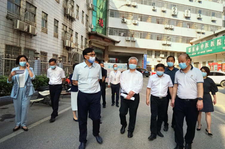 湖南省中医药管理局局长郭子华一行到邵东市中医医院调研