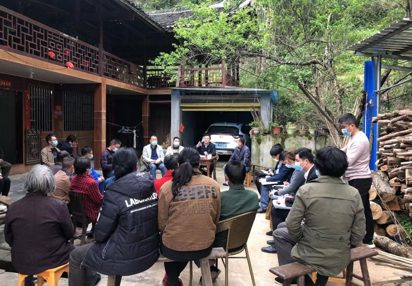 “六零”创建不断深入罗溪瑶族乡每家每户