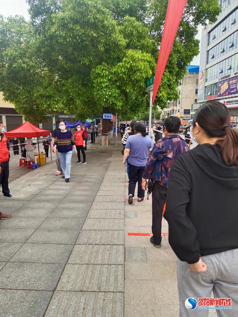 隆回县桃花坪街道高效开展第二轮区域核酸检测工作