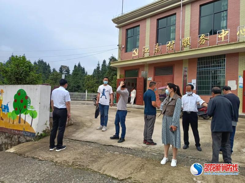 隆回县高平镇党委书记率队下村（居）督导核酸检测工作