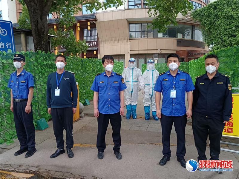 大祥区城管“党旗红”战“疫”一线践初心