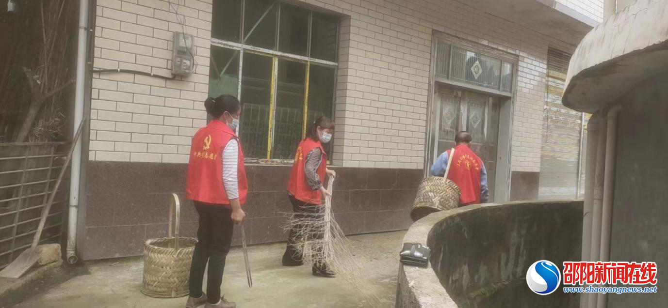 隆回县三阁司镇持续开展人居环境整治 助力疫情防控