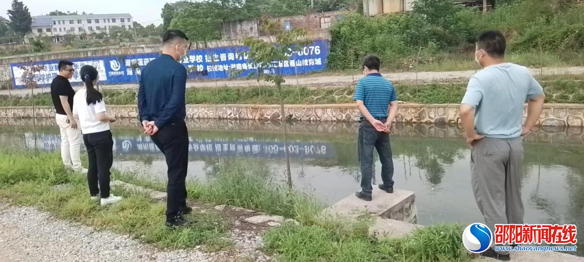 邵东市九龙岭镇开展巡河并督导防汛工作