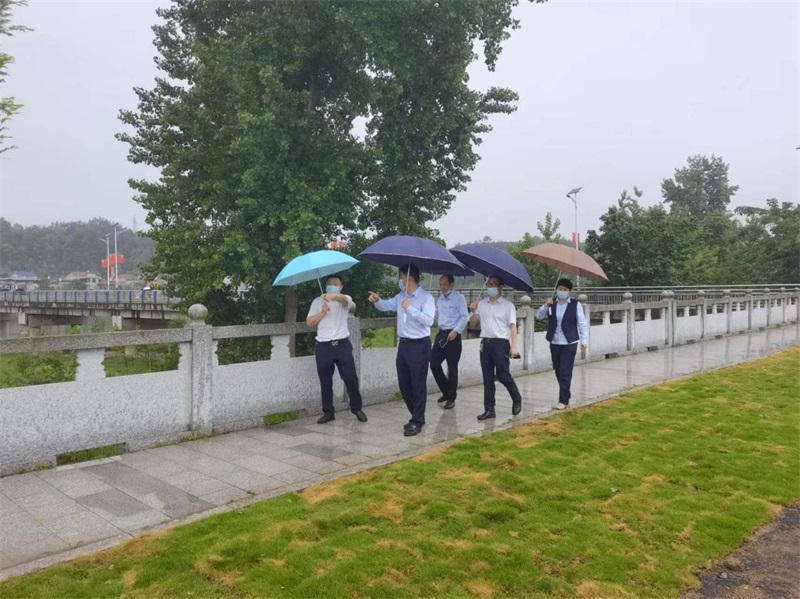 昭阳农商银行到塘田市镇经典文化名镇调研乡村振兴建设项目