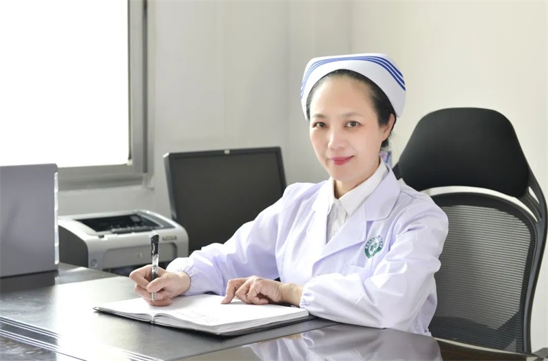 天使展翅佑健康——记全国杰出护理工作者、邵阳学院附属第一医院护理副院长吕冬