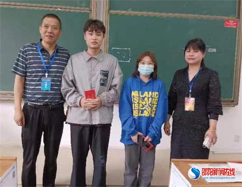 邵阳县卫健局慰问农村订单定向免费医学生