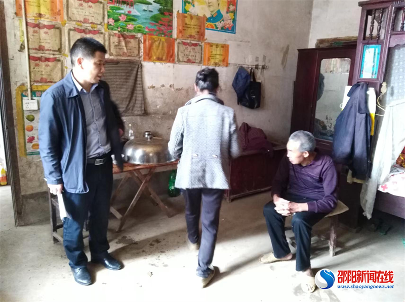 新宁县水运事务中心党支部组织开展“幸福敲门 平安到家”民情大走访活动