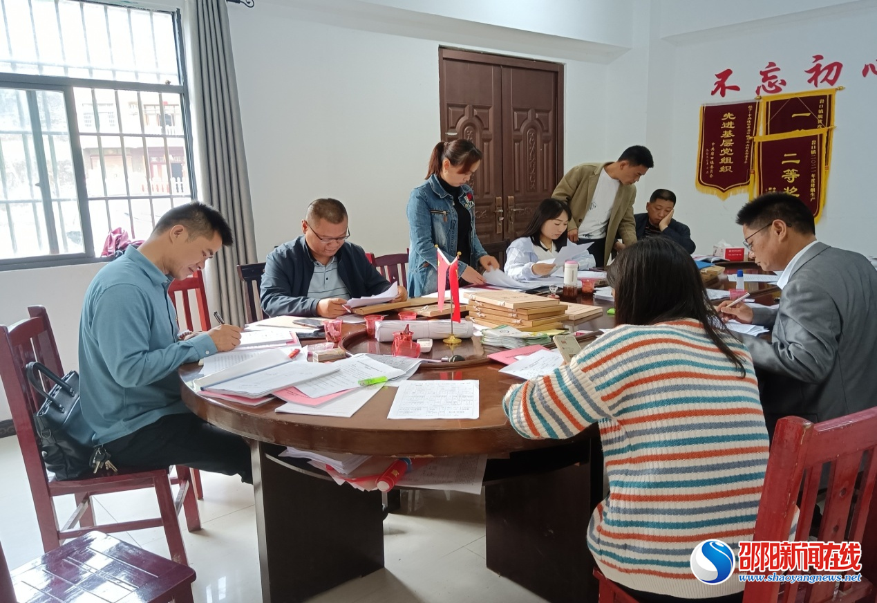 隆回县岩口镇：倾听群众心声 共谋发展之策