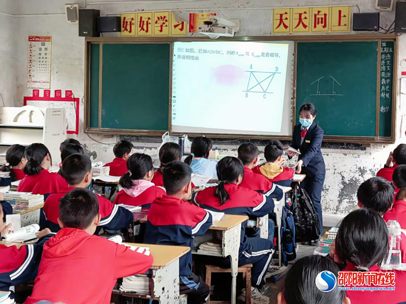 洞口县农商银行：反电诈进课堂 银教联动共筑平安校园