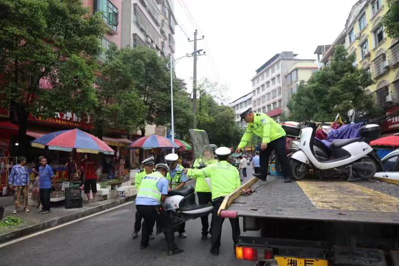 隆回交警：构建“大整治”格局 筑牢道路交通安全防线