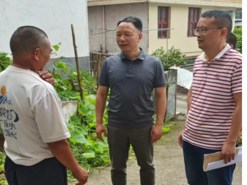 洞口县：戴伟建到长塘瑶族乡开展“七一”走访慰问活动