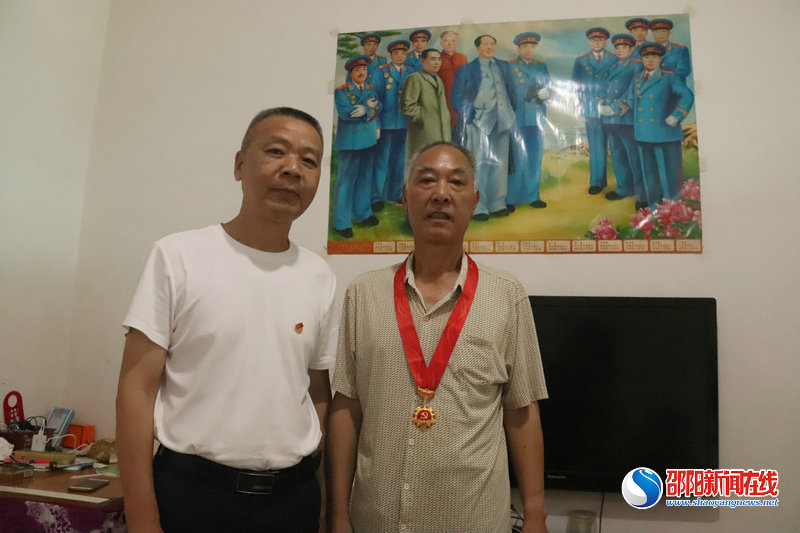 隆回县财政局走访慰问老党员和驻村帮扶工作队员