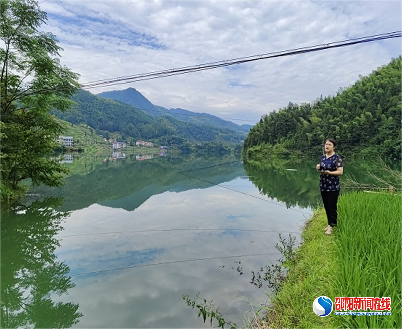 隆回县：刘琴到大水田乡开展巡河工作