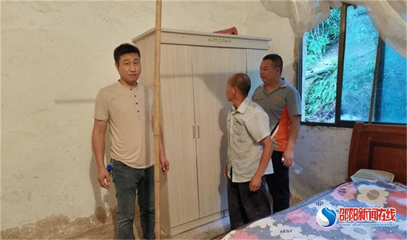 隆回县高平镇泰龙村组织开展公益活动