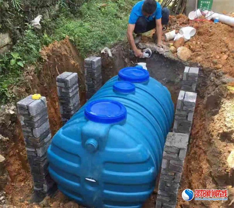 隆回县三阁司镇全力以赴推进改厕工作