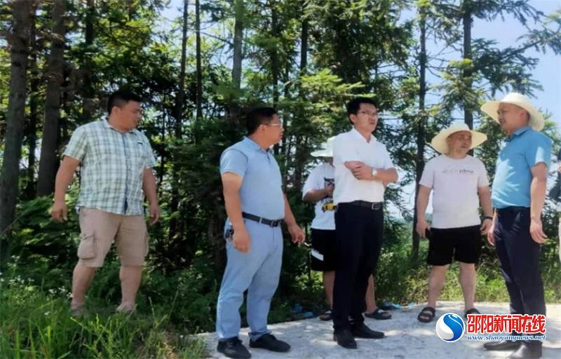 县耕地保护督查组到隆回县三阁司镇检查指导耕地保护工作