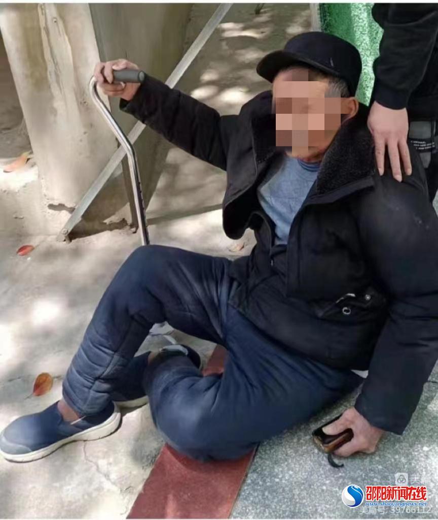 小善遇旧患，乐从助中来——市中心医院医生下班途中及时救助摔倒老人