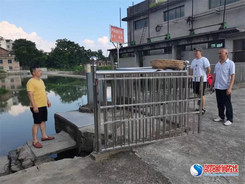 隆回县荷香桥镇开展防溺水巡查筑牢安全防护网