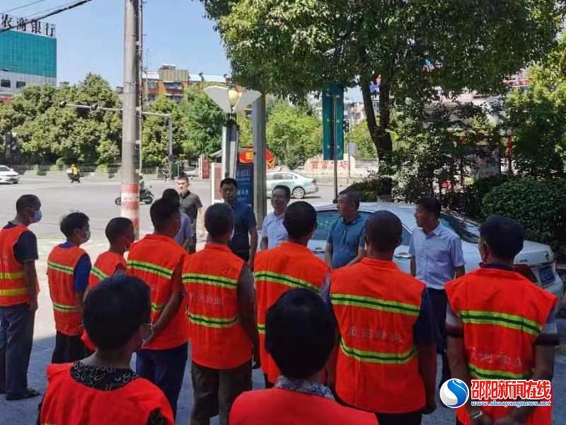 邵东市：黄负平等市领导慰问环卫工人