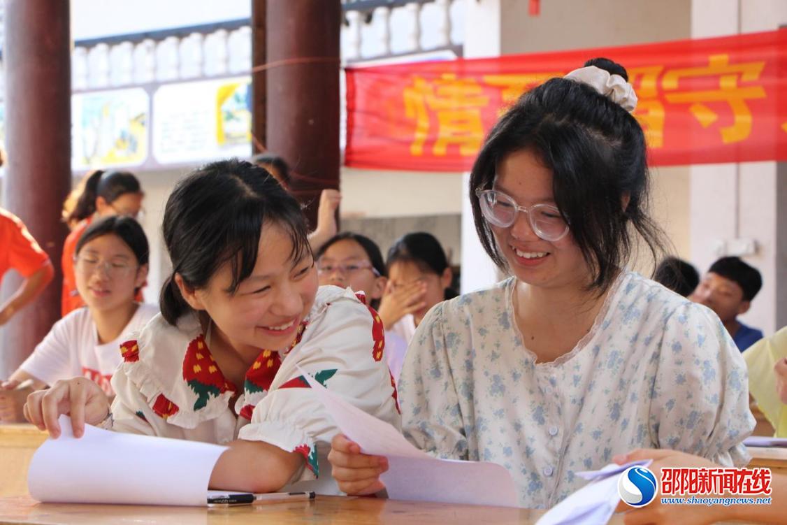 洞口县石江镇：合工大学子三下乡，多彩课堂进大塘