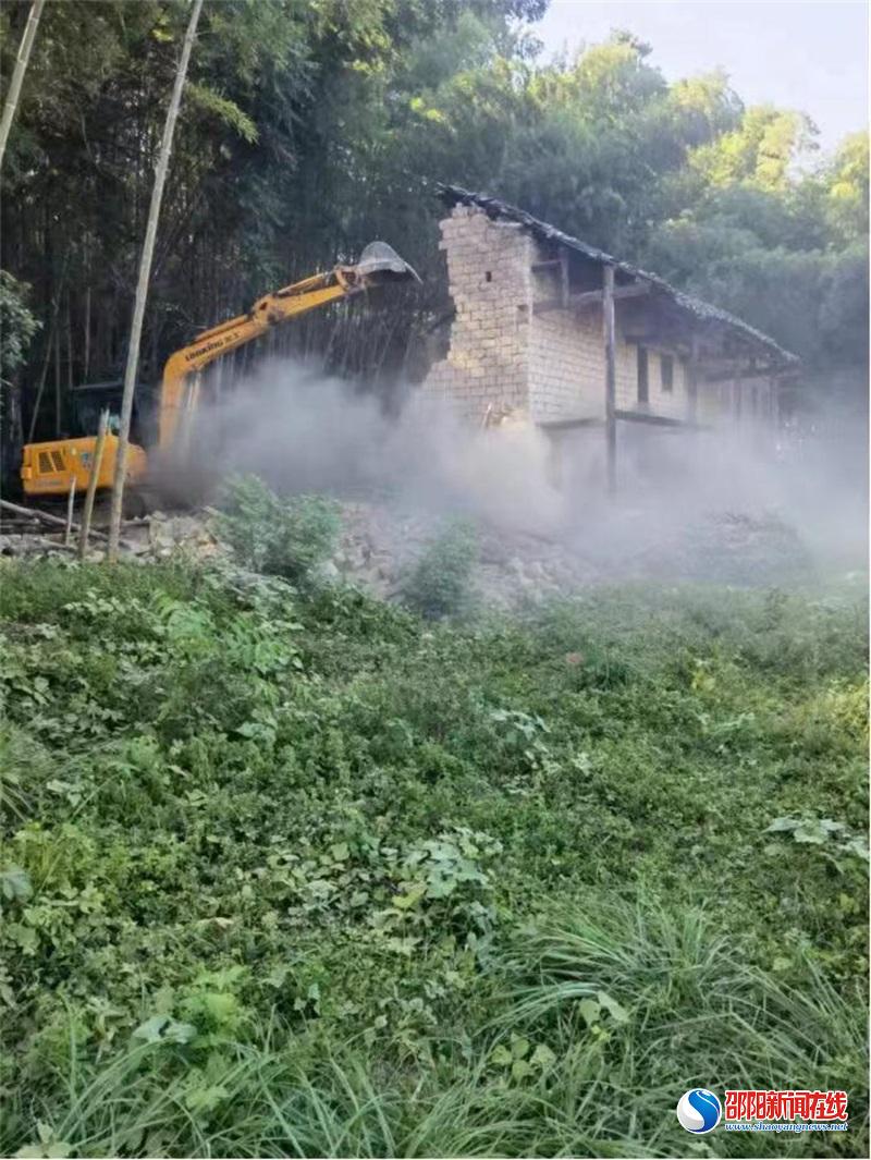 新邵县小塘镇：拆出宜居环境 赢得党心民心